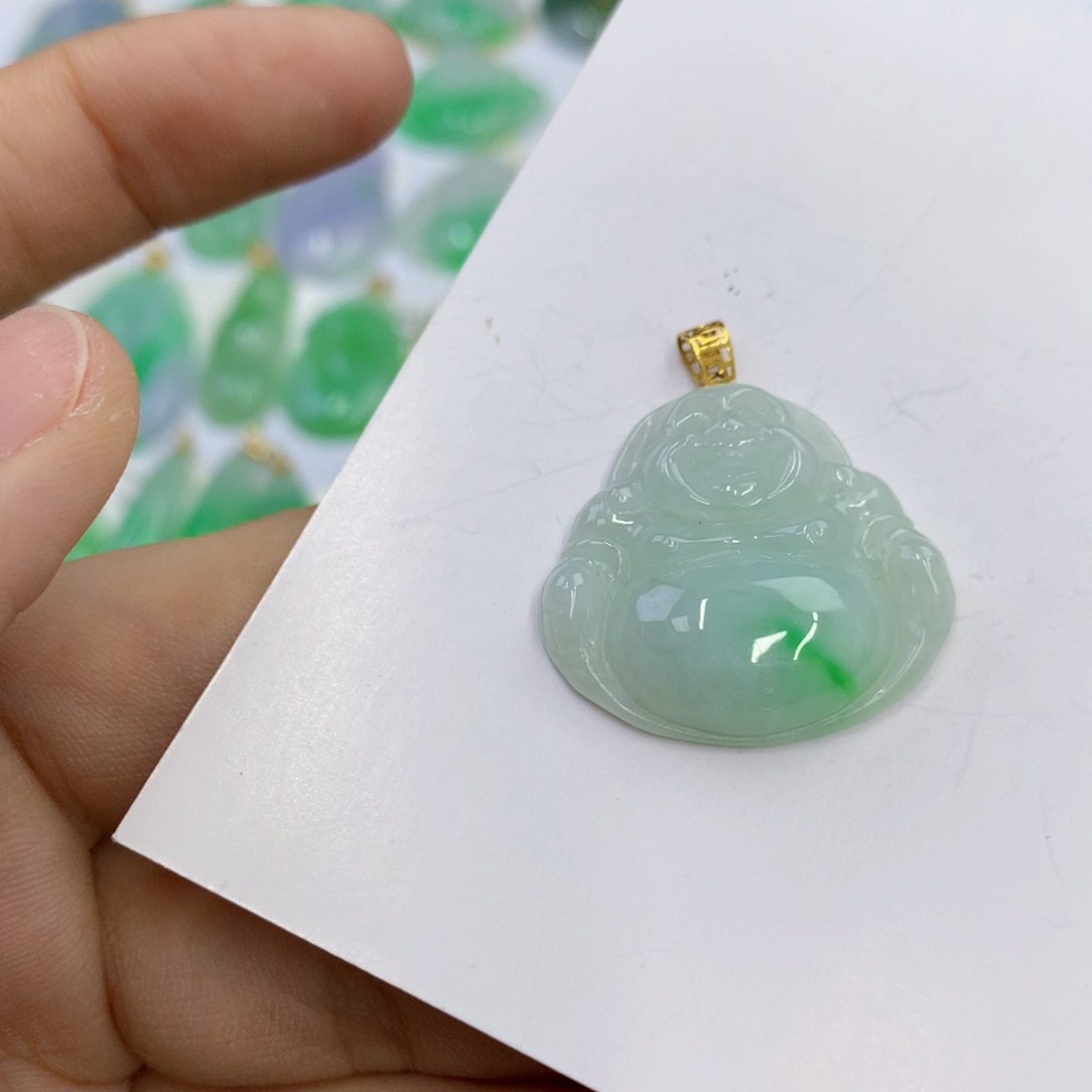 翡翠18K金镶嵌颈饰翡翠