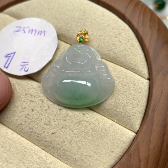 翡翠颈饰18K金镶嵌翡翠