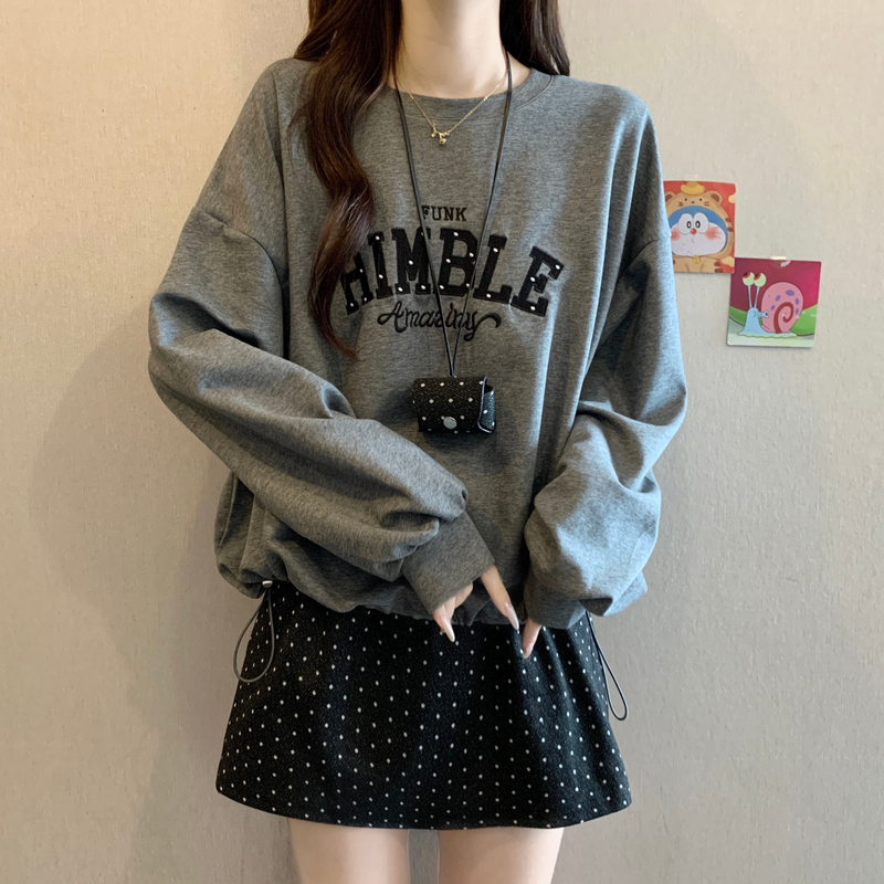 大码女装秋季宽松休闲重工贴布绣字母卫衣+波点短裙+挂包三件套女