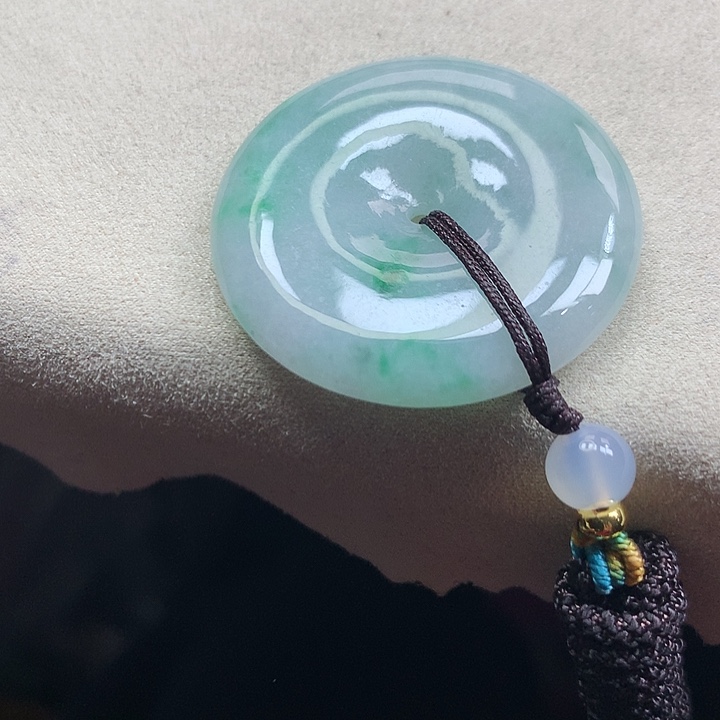 翡翠颈饰未镶嵌吊坠