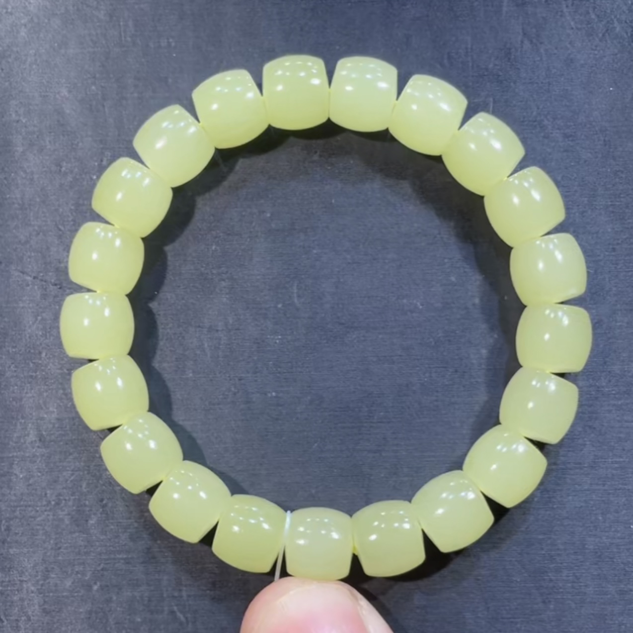 和田玉新疆若羌鸡油黄黄口手串9x10mm直切