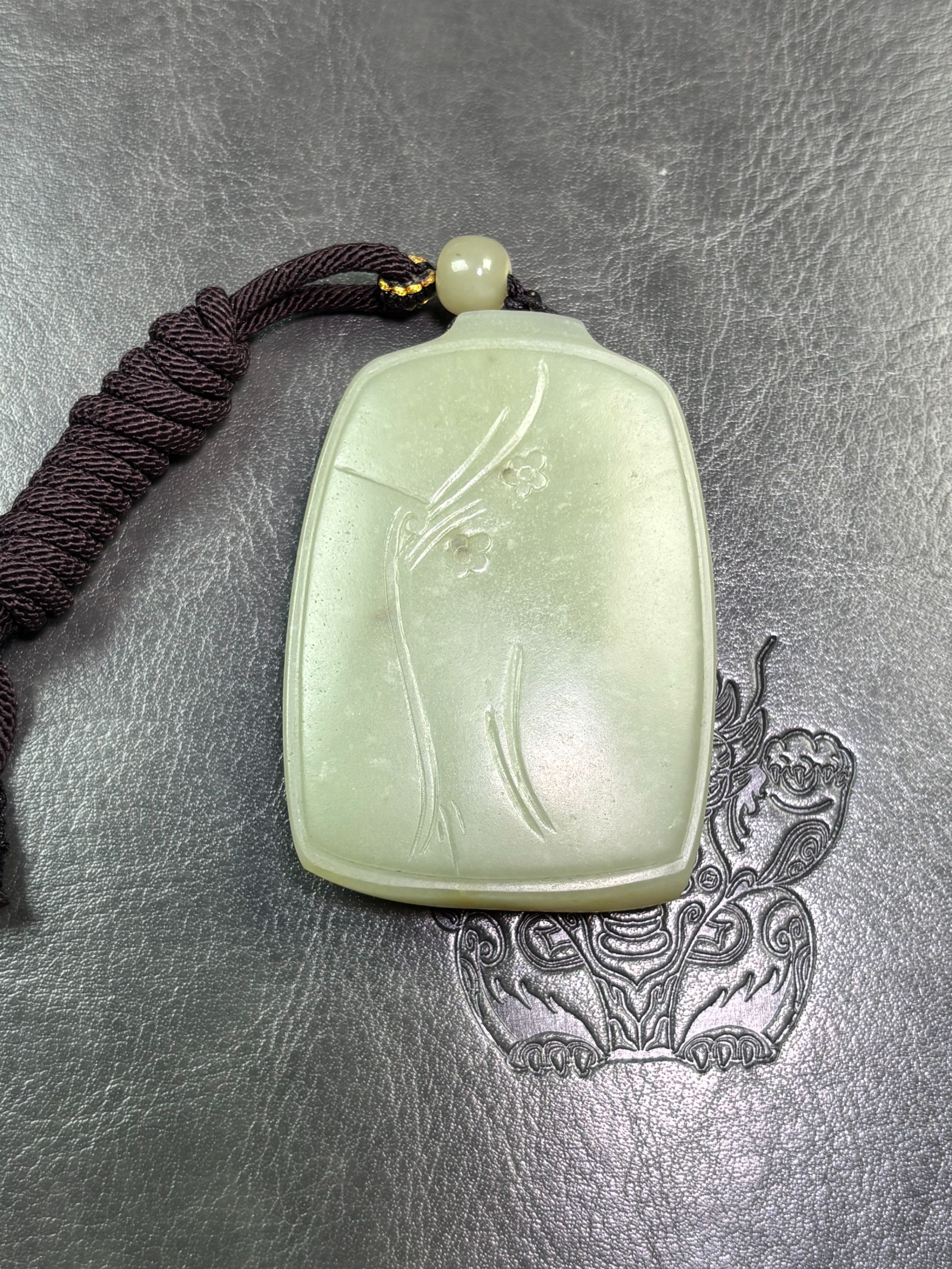 和田玉青白四六无事牌82.6g