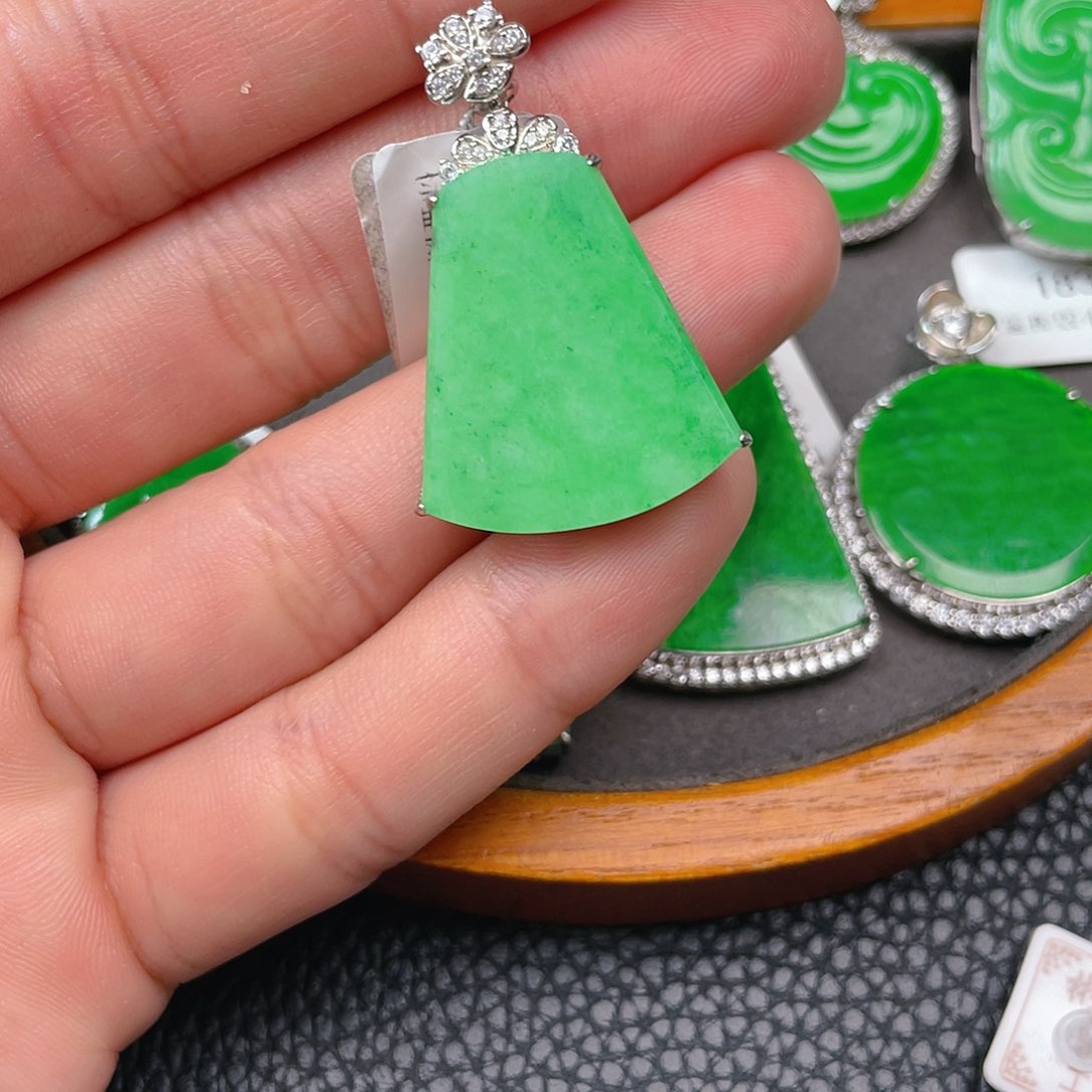 【闪购商品】翡翠吊坠(不含链)银S925镶嵌