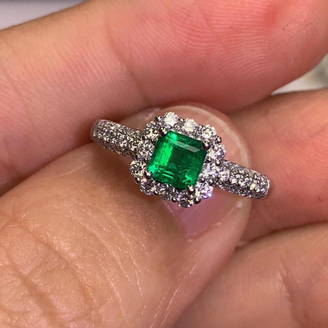 祖母绿戒指铂Pt900镶嵌