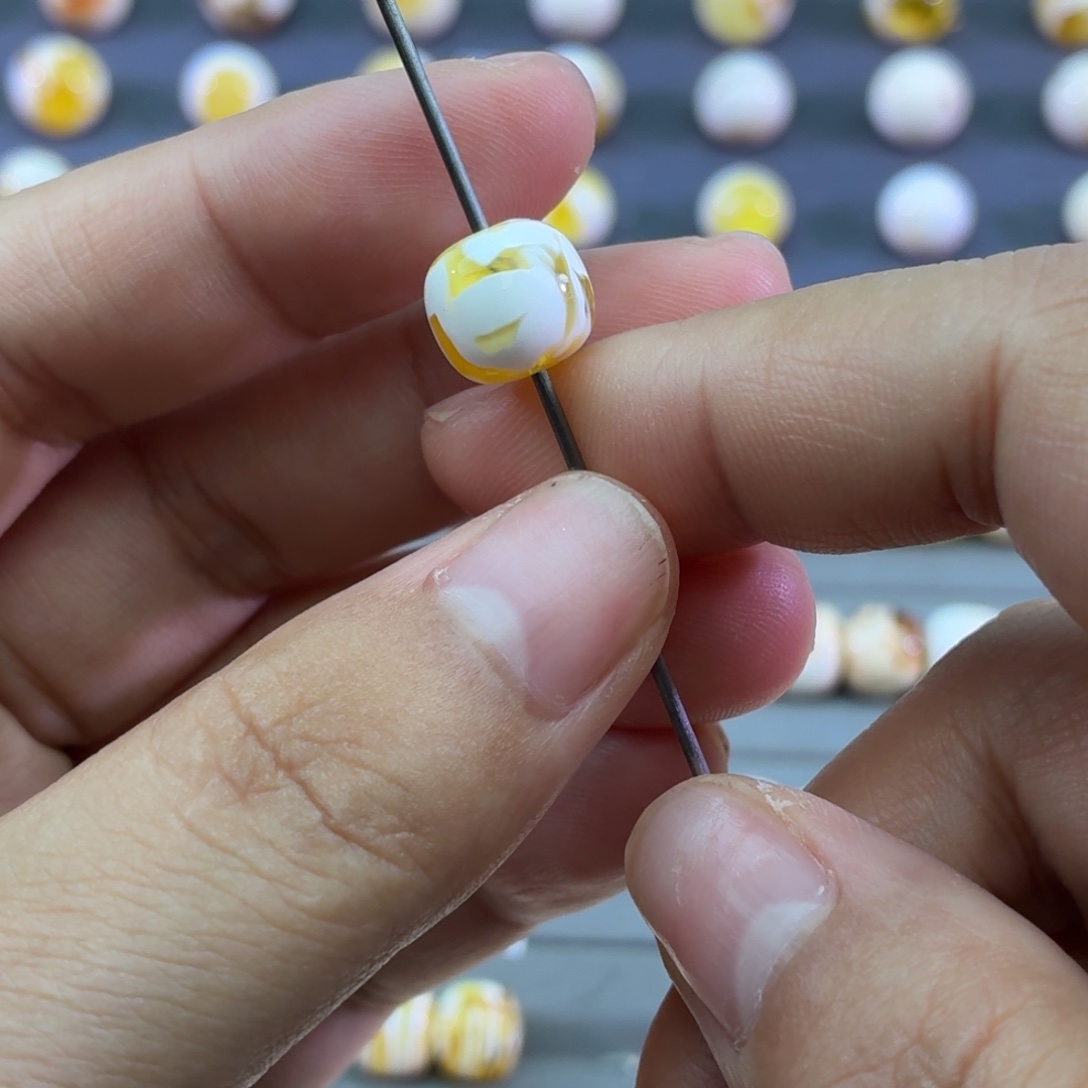 琥珀未镶嵌裸石10.2老型漆白妖花