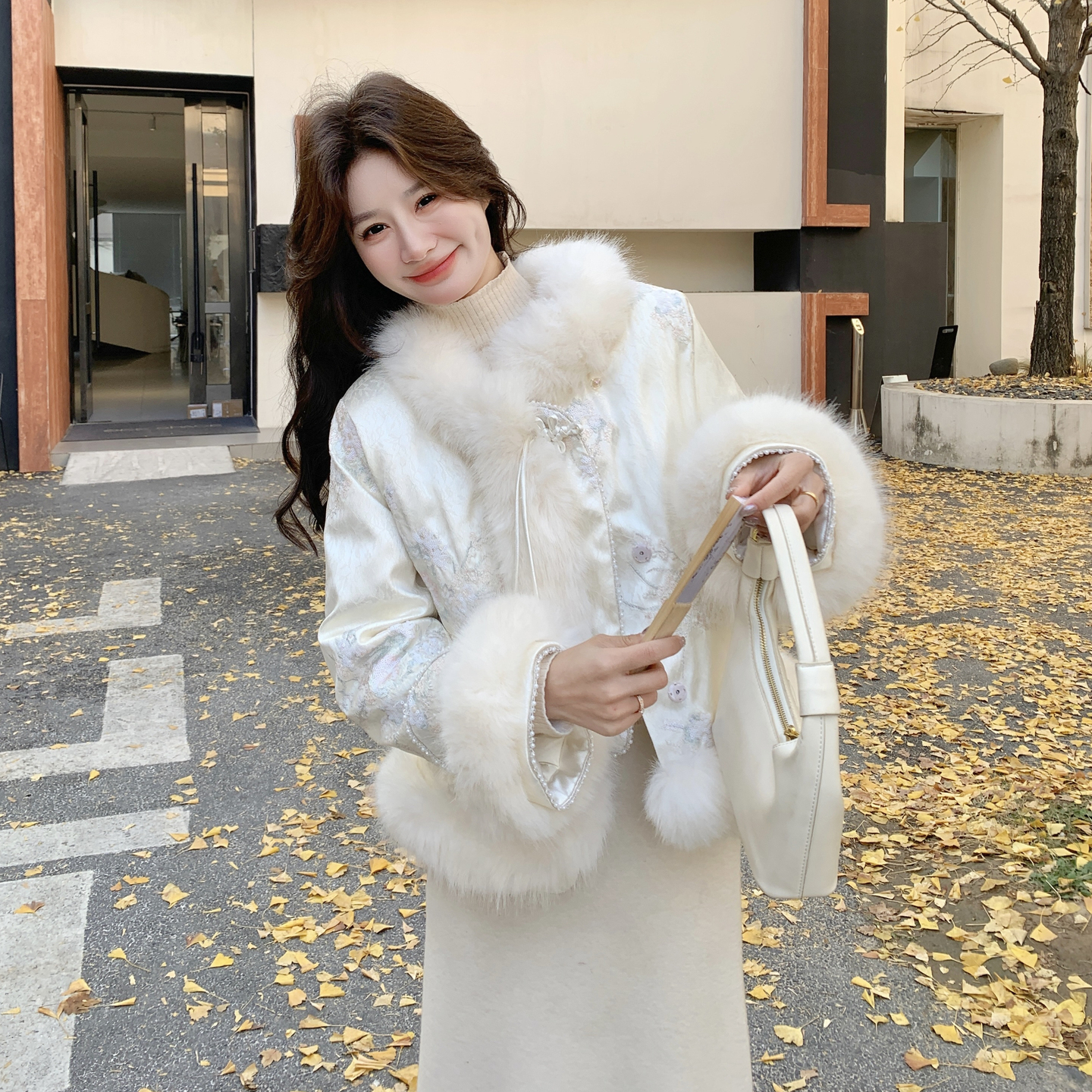 新中式国风毛毛拼接羽绒服女2025年冬季新款名媛千金风白鸭绒外套