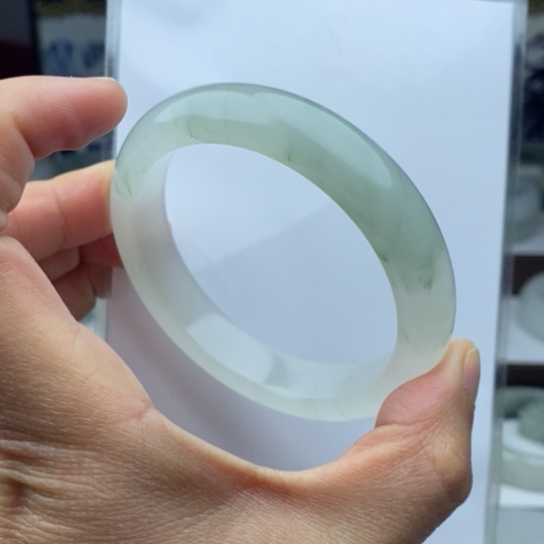 石英质玉（金丝玉）手镯未镶嵌