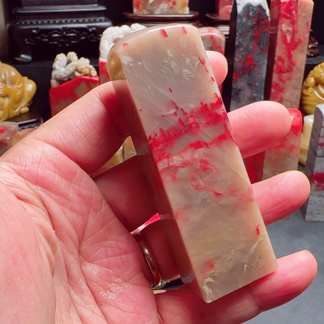 昌化石昌化鸡血石