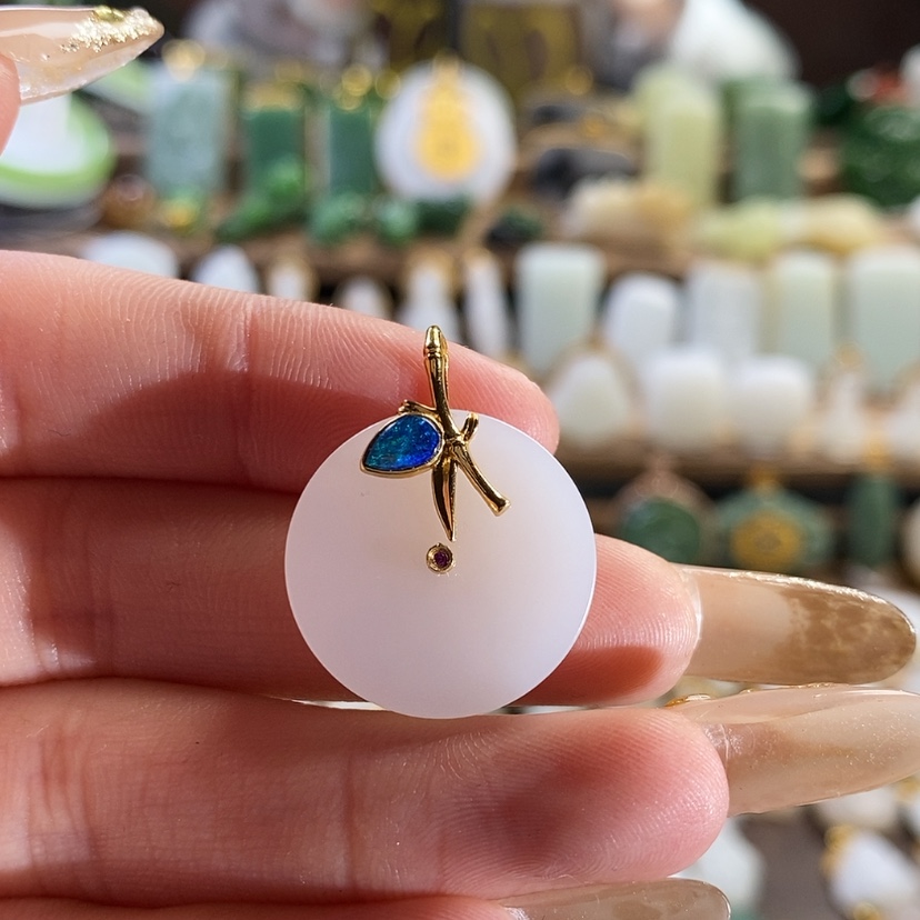 【闪购商品】和田玉吊坠18K金镶嵌