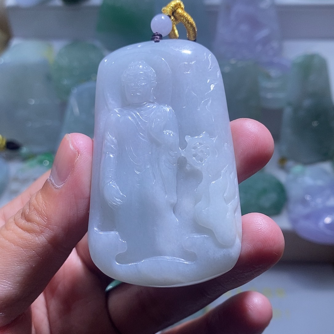 翡翠未镶嵌颈饰阿米