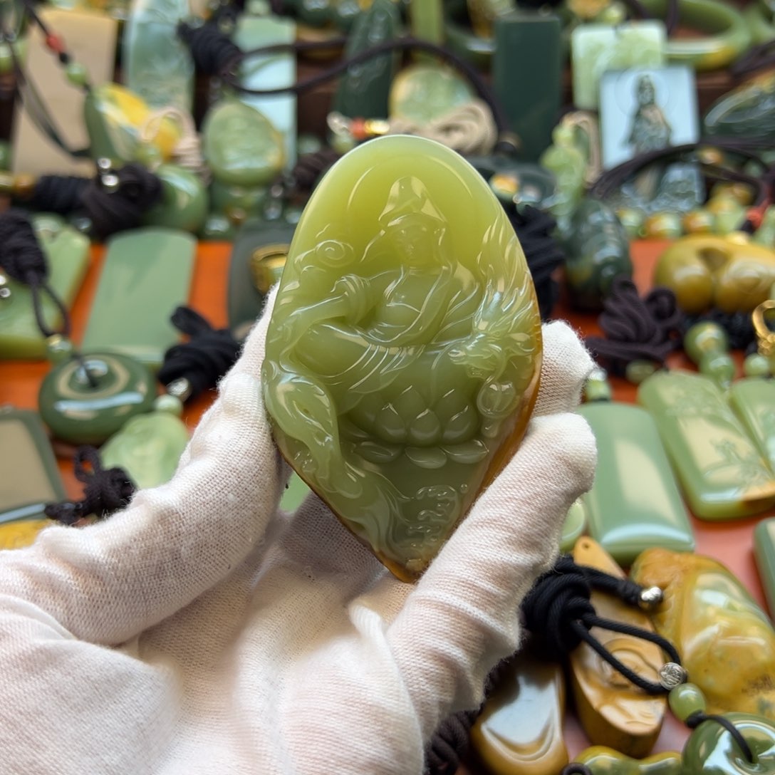 岫岩河磨玉（透闪石质玉）未镶嵌摆件M*G