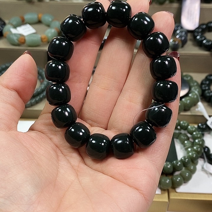 和田玉颈饰未镶嵌凸*