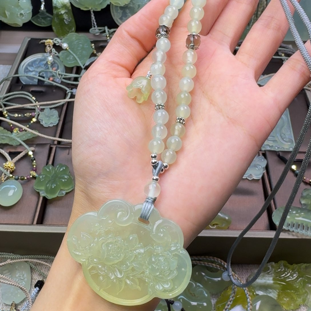 蛇纹石玉未镶嵌项链