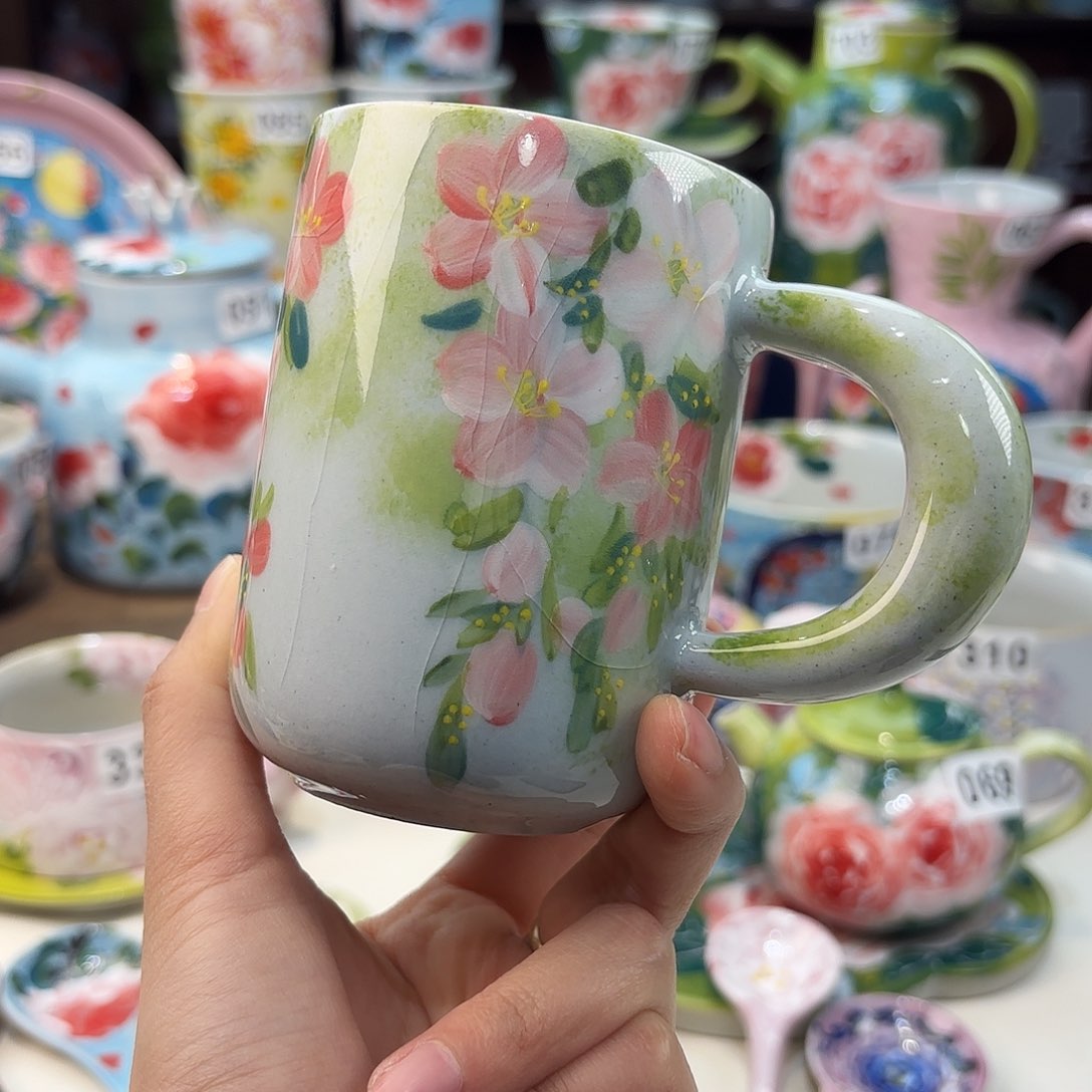 瓷片兔兔好漂亮de a l l l l l l l