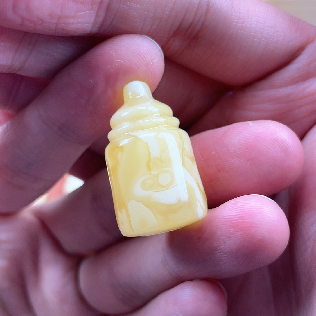 琥珀裸石未镶嵌蜜蜡