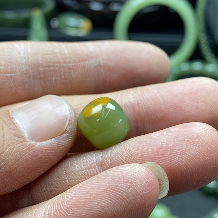 岫岩河磨玉（透闪石质玉）颈饰未镶嵌X