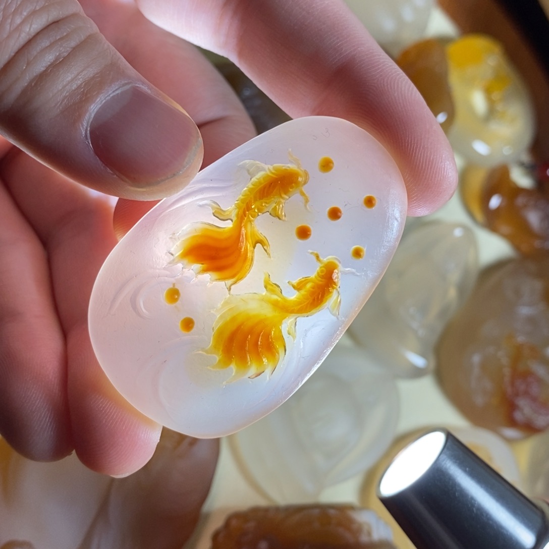 玛瑙/玉髓未镶嵌颈饰玛瑙年年有余