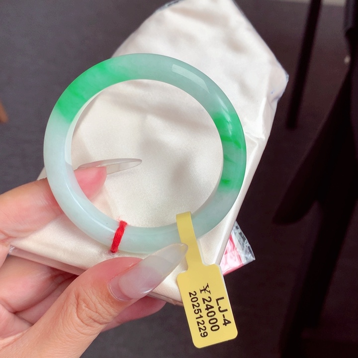 翡翠未镶嵌手镯翡翠