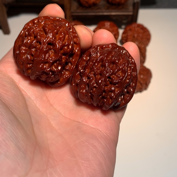 萨***卡吊坠桃核白狮子19WCH#00#