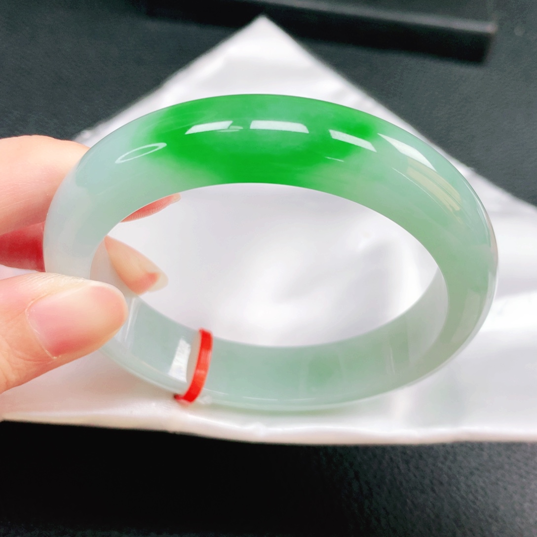 翡翠未镶嵌手镯58圈