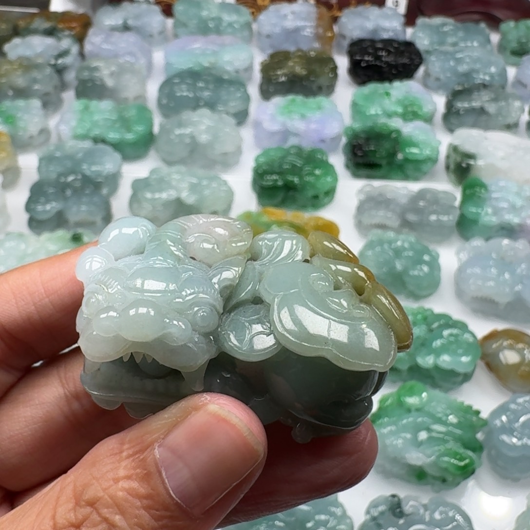翡翠未镶嵌挂件貔貅