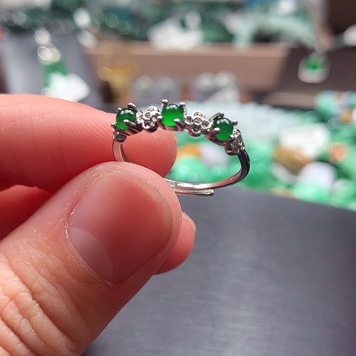 翡翠手链未镶嵌翡翠