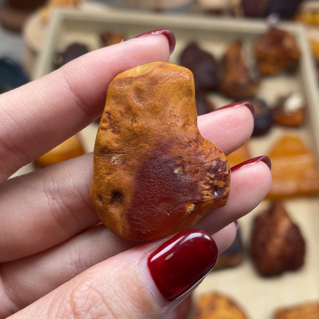 琥珀未镶嵌珠宝奇石