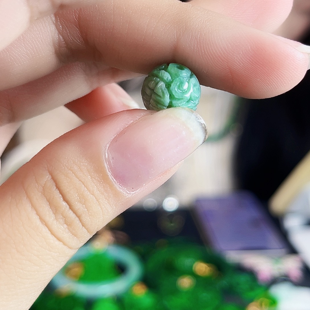 颈饰未镶嵌翡翠多样性