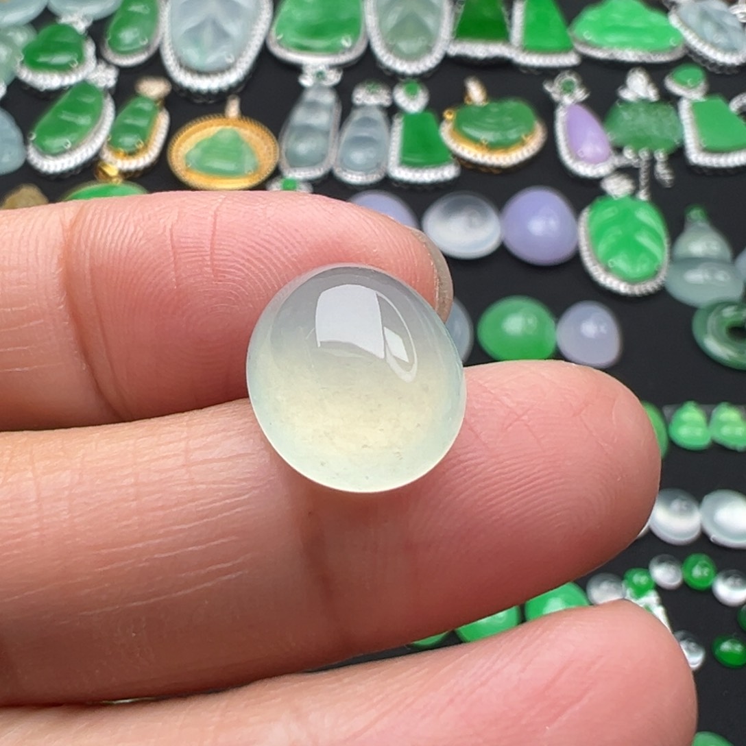 翡翠颈饰未镶嵌蛋13.9