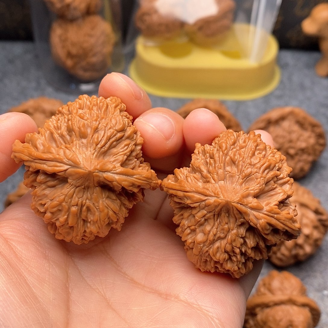 文玩核桃把件满天星42加全品