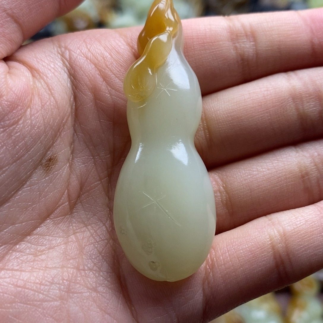 吊坠(不含链)未镶嵌和田玉（糖玉）