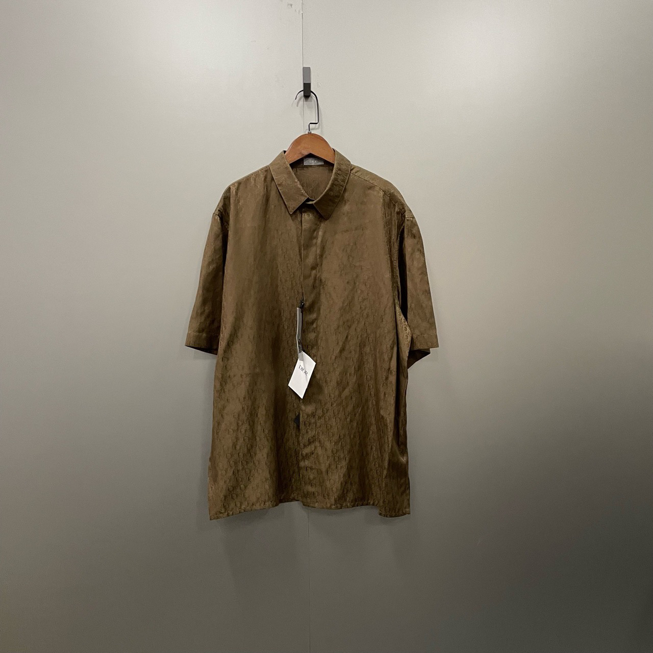 95新 DIOR/迪奥 （ll）迪奥 棕色满印老花丝绸短袖衬衫 40码 42码