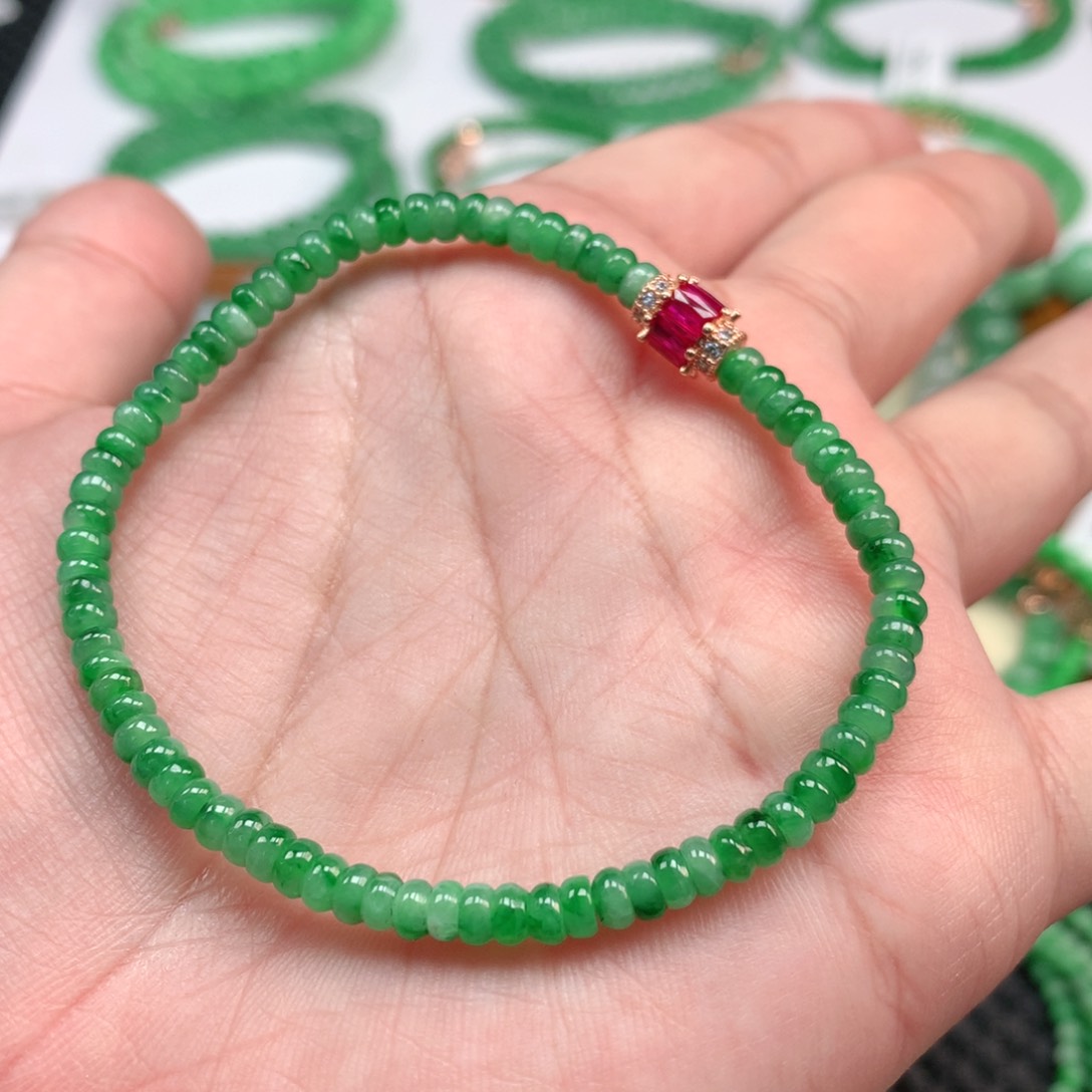 翡翠手链未镶嵌翡翠