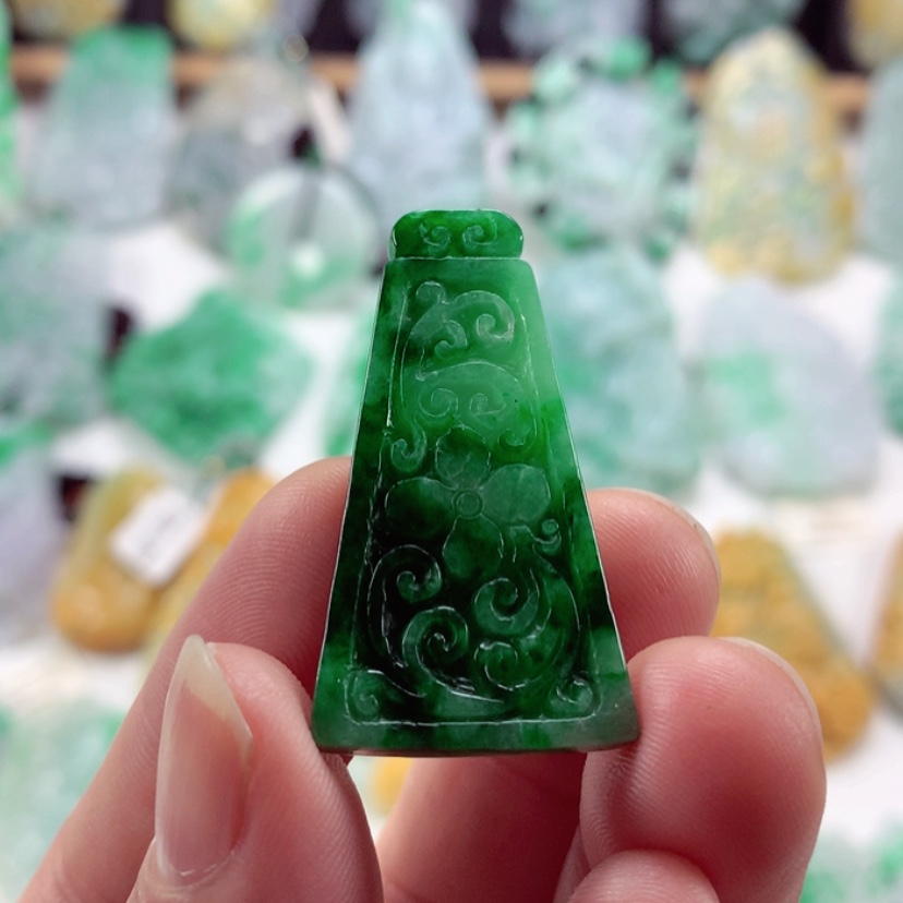 【闪购商品】翡翠吊坠(不含链)未镶嵌