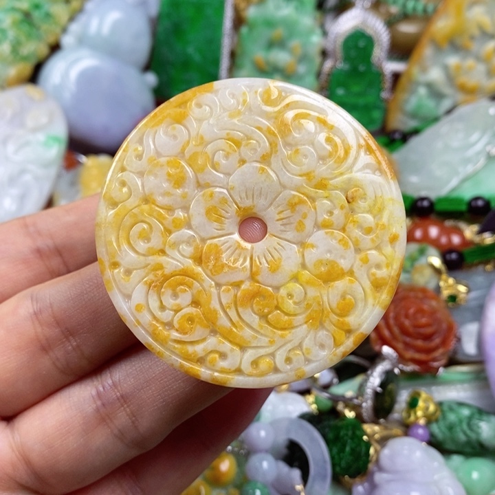 翡翠未镶嵌吊坠(赠链)