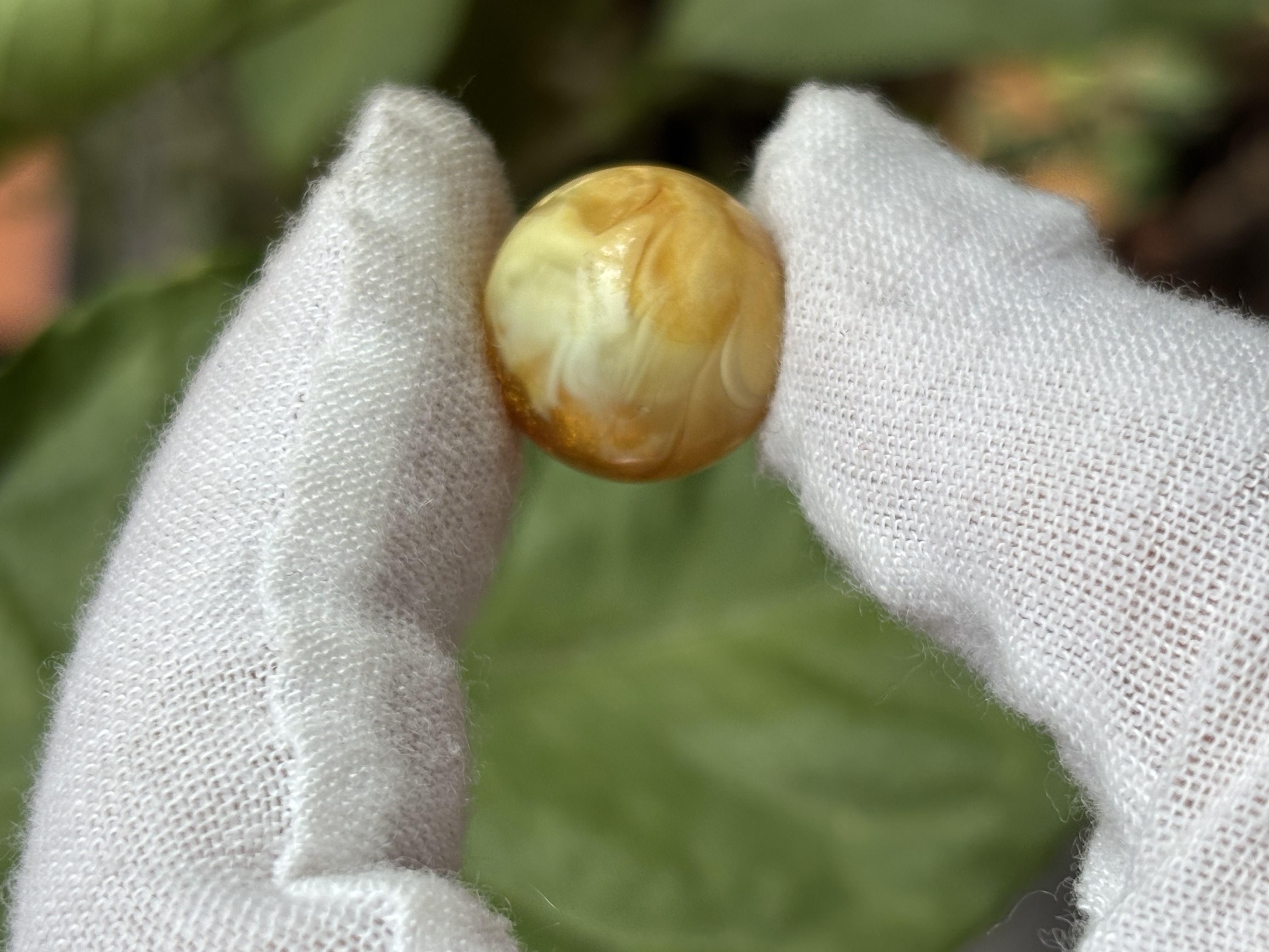 2774天然蜜蜡琥珀荧光爆花圆珠15.1mm