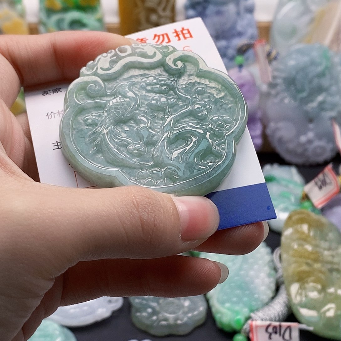 吊坠(不含链)未镶嵌翡翠
