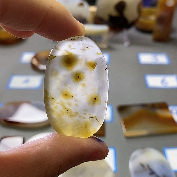 玛瑙/玉髓未镶嵌珠宝半成品167