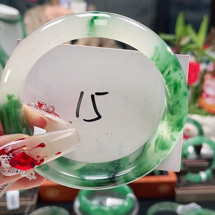 石英质玉手镯未镶嵌天然A货非洲翠手镯