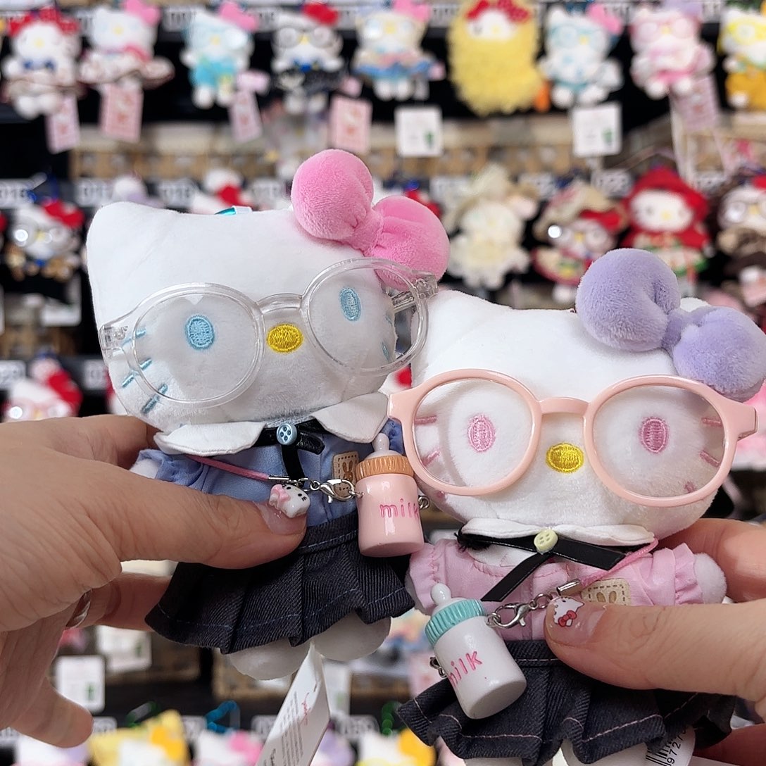 校服两只按照图片上的颜色发货