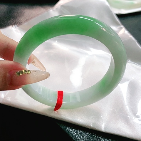 未镶嵌手镯翡翠弹****?1574