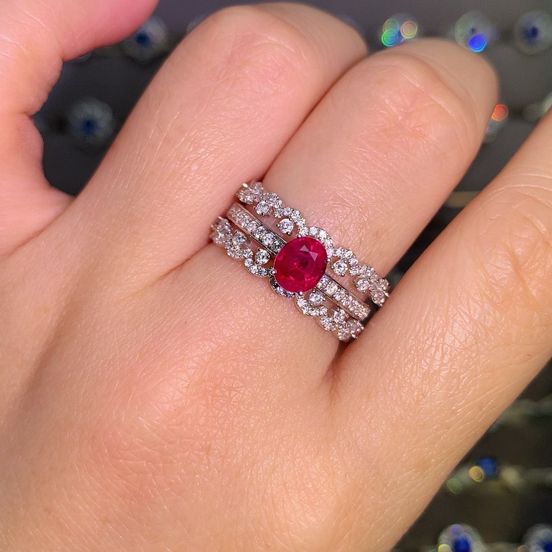 红宝石戒指18K金镶嵌1.01