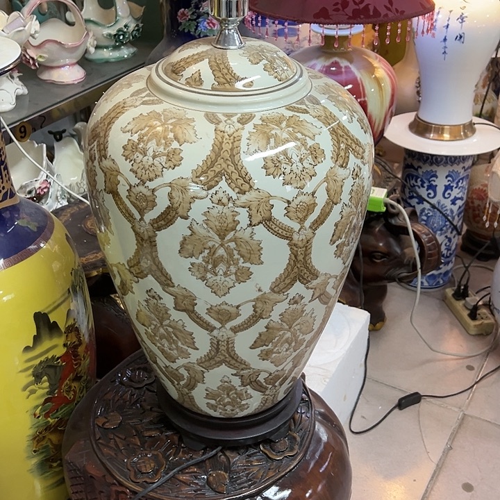 瓷片瑕，。。。。。。。。。。。