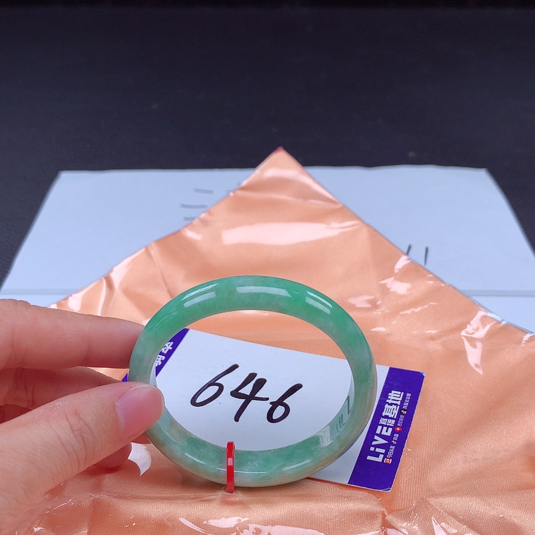 翡翠手镯（贵妃镯）未镶嵌手镯100406