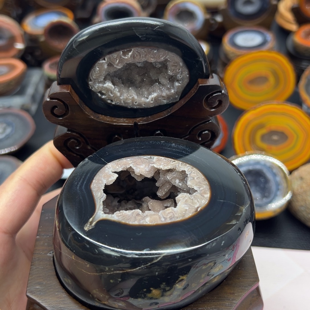 未镶嵌水晶大型摆件（非配饰）