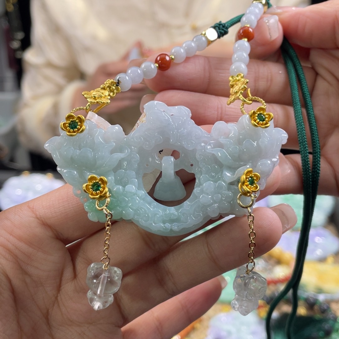 翡翠颈饰未镶嵌代编织