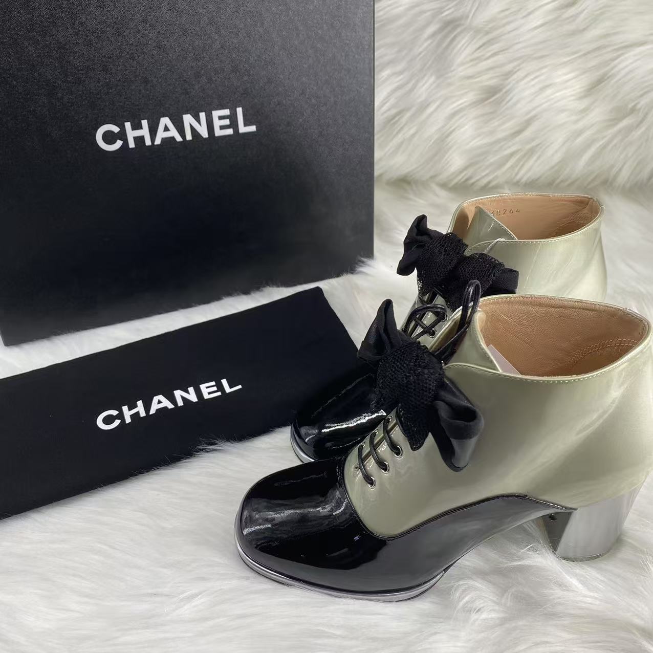99新 Chanel/香奈儿 36码/全套/双色高跟蝴蝶结女士短靴 wsp168