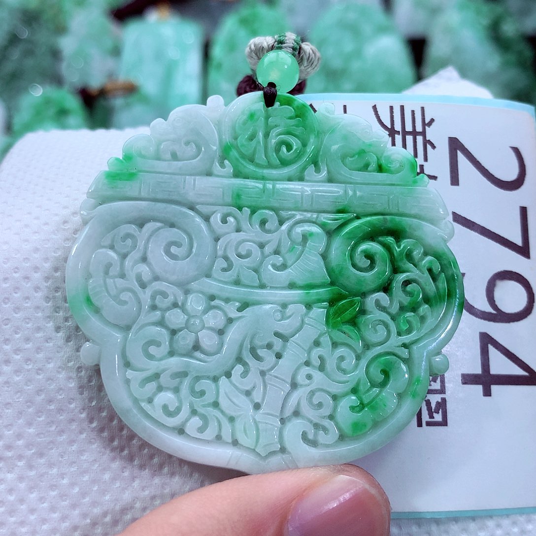 吊坠(不含链)未镶嵌翡翠