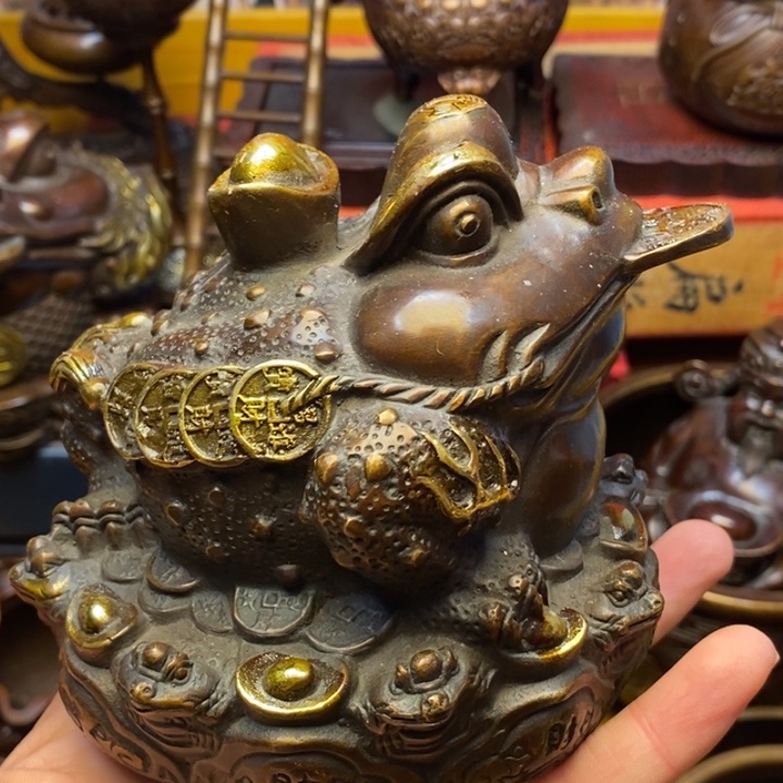 铜器摆件做工精良