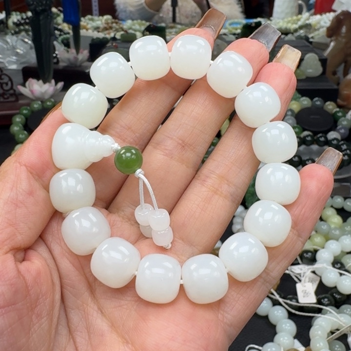 牧***谈和田玉未镶嵌手链